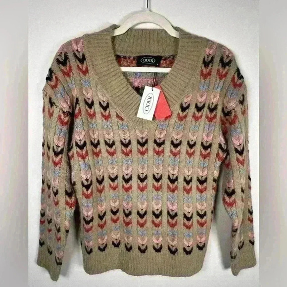 NWT Cider Sweater Arrow Striped Cozy Soft Fuzzy Boho V-Neck Pullover Size M - Picture 7 of 8